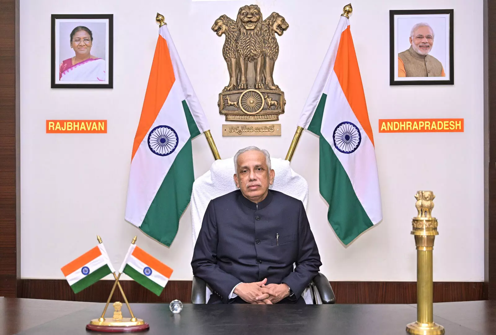గవర్నర్ను కలవనున్న టీడీపీ నేతలు గవర్నర్ను కలవనున్న టీడీపీ నేతలు