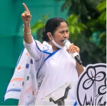 సీబీఐకి రైలు ప్రమాదం కేసును అప్పగించడంపై మమత ఫైర్