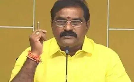 మట్టి రవాణాను అడ్డుకున్న ఎమ్మెల్యే నిమ్మల