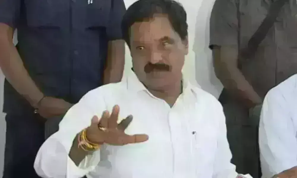 వివాదాస్పదంగా వైసీపీ నేతల తీరు