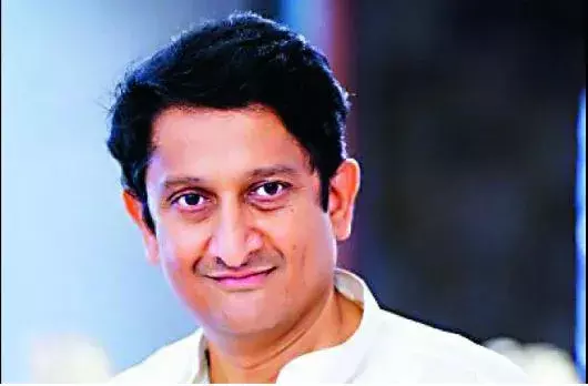 రోజురోజుకు పెరిగిపోతున్న సంధ్య శ్రీధర్‌ ఆగడాలు