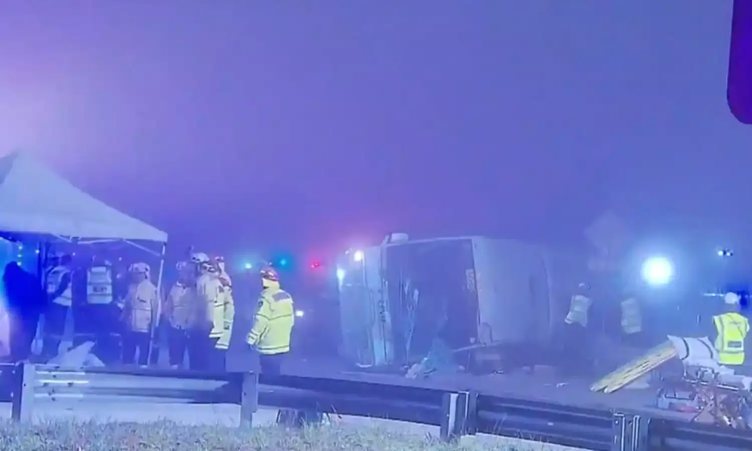 ఆస్ట్రేలియాలో పెళ్లి బస్సు బోల్తా 10 మంది మృతి