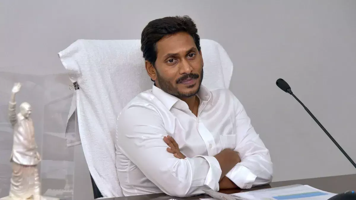 లోకేష్ ధాటికి వణుకుతోన్న వైసీపీ సర్కార్ లోకేష్ ధాటికి వణుకుతోన్న వైసీపీ సర్కార్