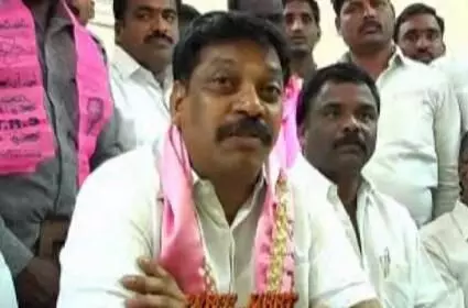 BRS ఎమ్మెల్యే పైళ్ల శేఖర్ రెడ్డి ఇంట్లో ఐటీ సోదాలు BRS ఎమ్మెల్యే పైళ్ల శేఖర్ రెడ్డి ఇంట్లో ఐటీ సోదాలు