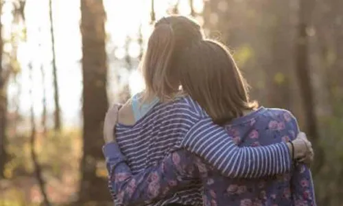 నమ్మించి హత్య చేయించిన లెస్బియన్ లవర్.. నమ్మించి హత్య చేయించిన లెస్బియన్ లవర్..