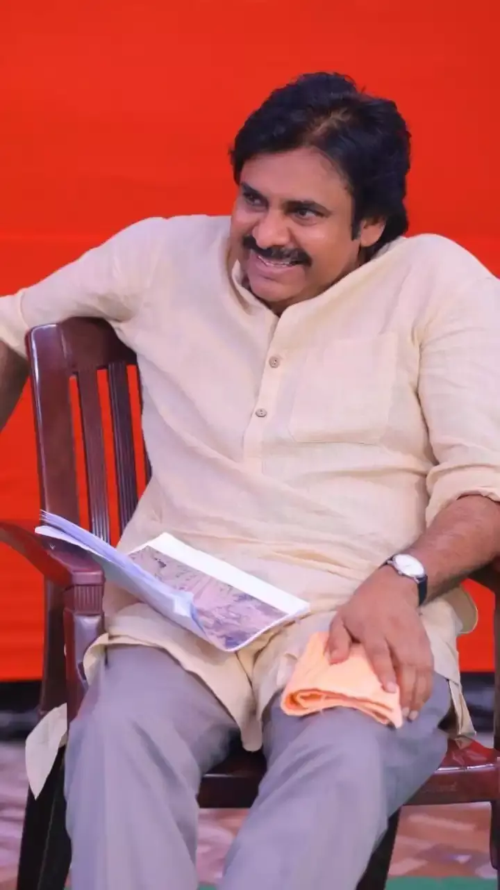 కోనసీమ వీర వనితలతో పవర్ స్టార పవన్ కల్యాణ్