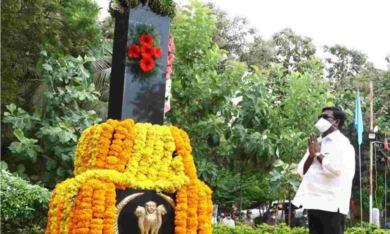 అమరవీరులకు నివాళులు అర్పించిన మంత్రి పువ్వాడ అమరవీరులకు నివాళులు అర్పించిన మంత్రి పువ్వాడ