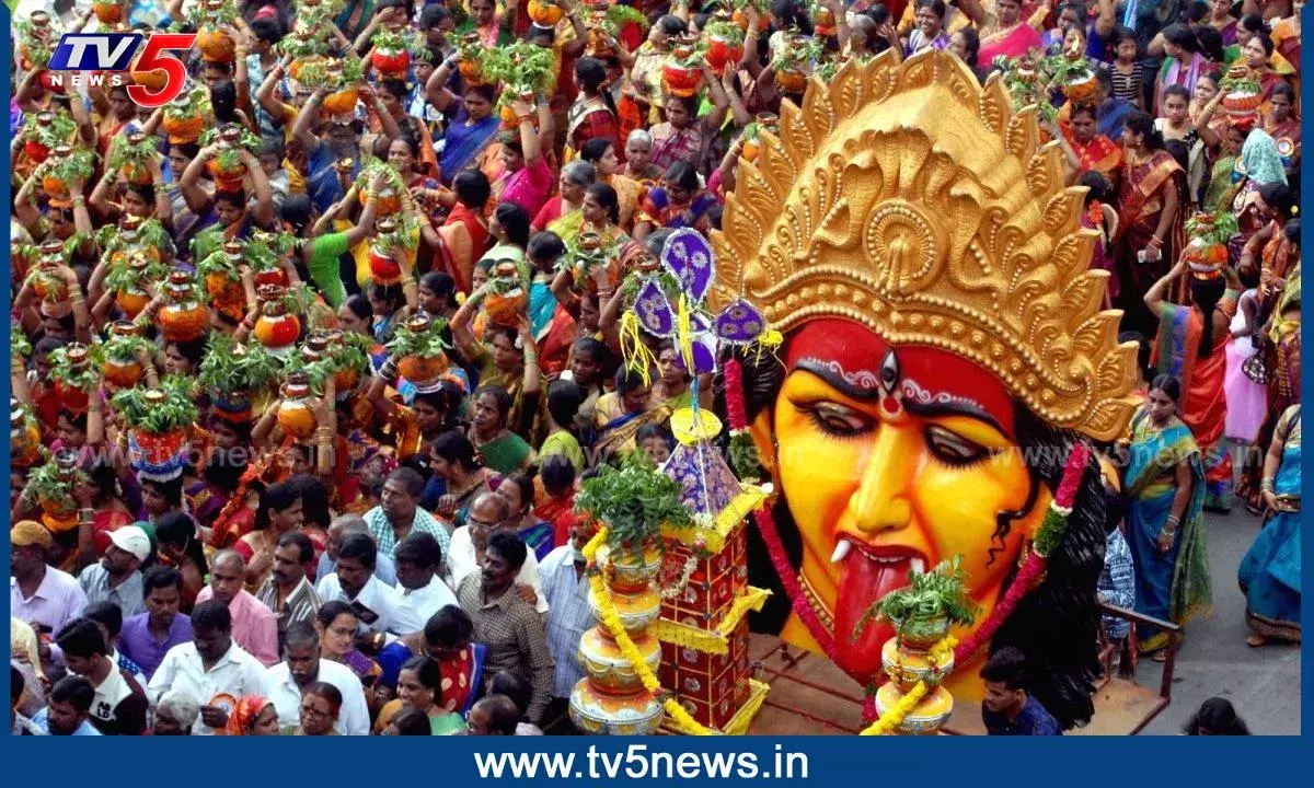 Hyderabad: బోనాల సంబరాలు షురూ..