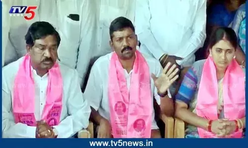 MLA రాజయ్య, సర్పంచ్ నవ్య వ్యవహారంలో కీలక పరిణామం MLA రాజయ్య, సర్పంచ్ నవ్య వ్యవహారంలో కీలక పరిణామం