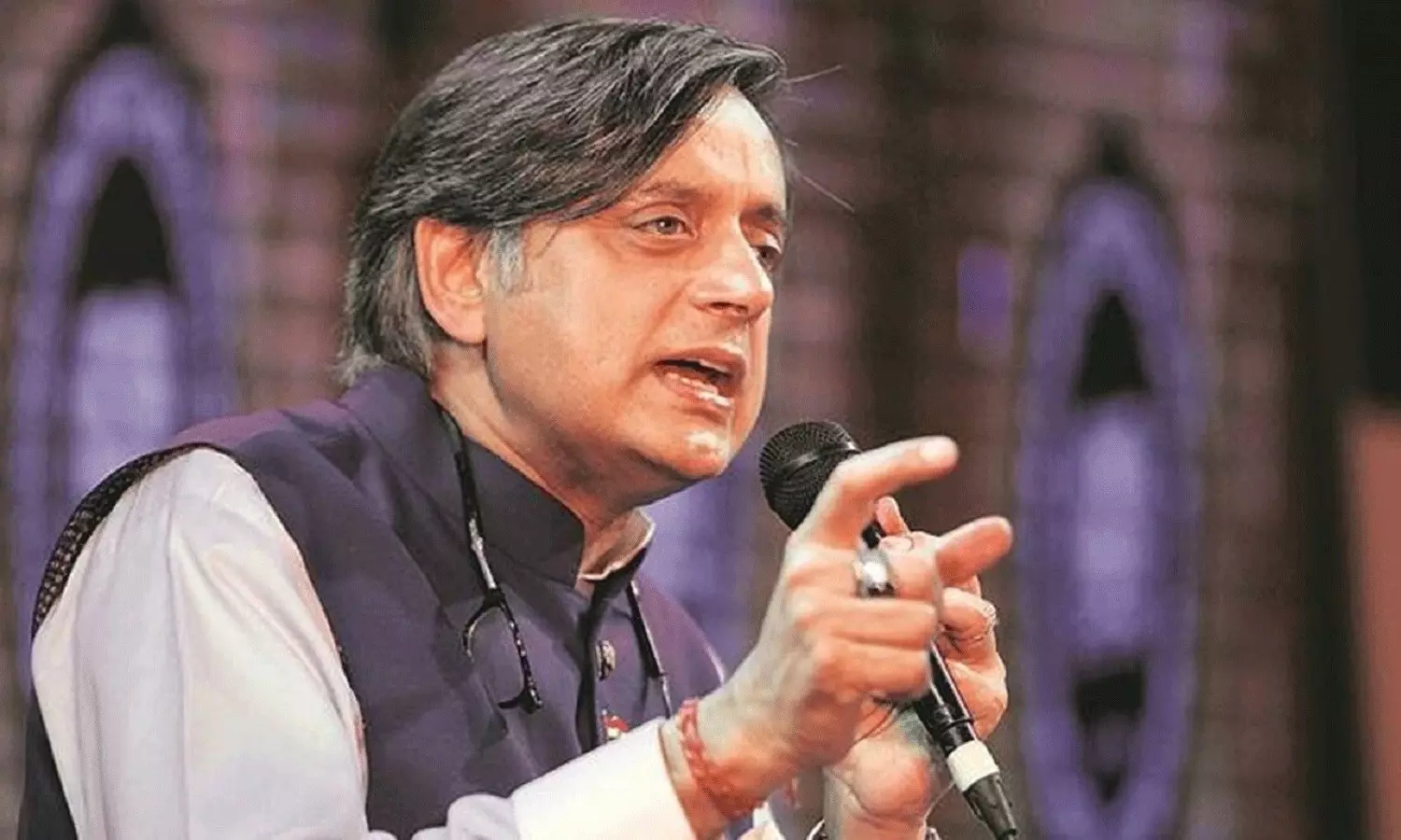 Shashi Tharoor : యోగా కోసం కృషి చేసిన వారికి గుర్తింపు దక్కాలి Shashi Tharoor : యోగా కోసం కృషి చేసిన వారికి గుర్తింపు దక్కాలి