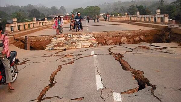 వరుస భూకంపాలతో వణుకుతున్న మయన్మార్ వరుస భూకంపాలతో వణుకుతున్న మయన్మార్