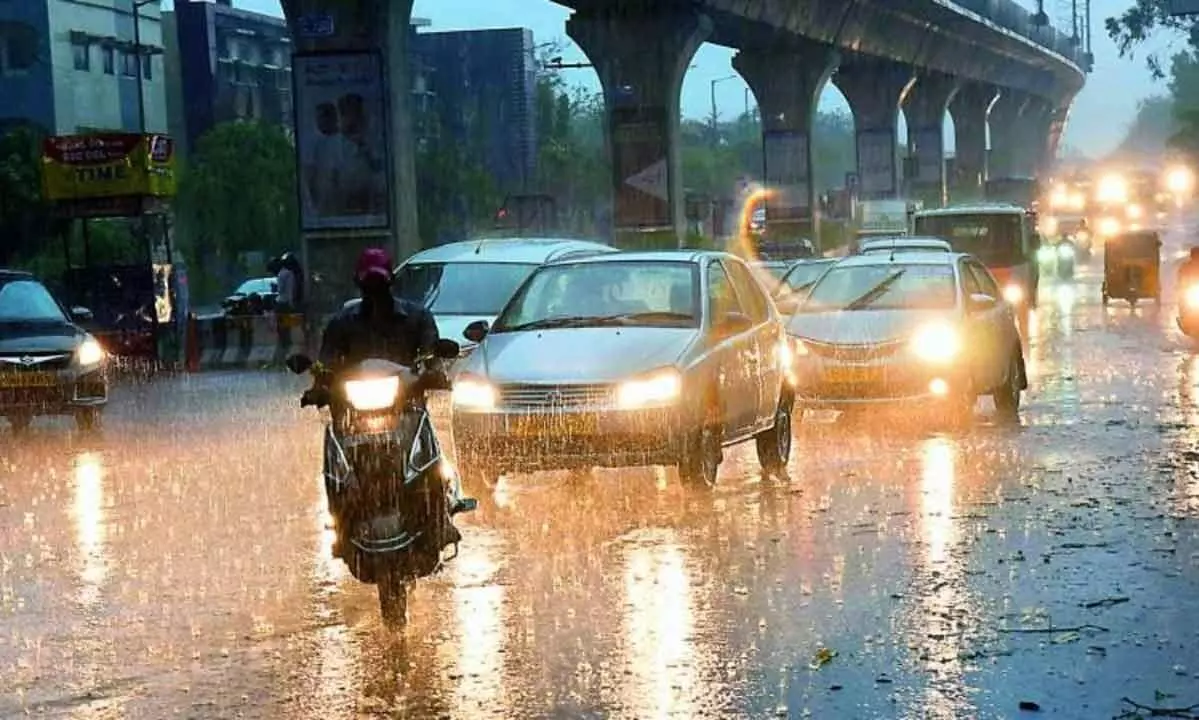 Rain news : తెలుగు రాష్ట్రాలకు వచ్చే వచ్చే మబ్బులు.. ఢిల్లీలో మోస్తరు వానలు Rain news : తెలుగు రాష్ట్రాలకు వచ్చే వచ్చే మబ్బులు.. ఢిల్లీలో మోస్తరు వానలు