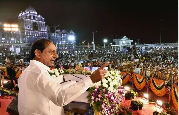 అమరవీరుల స్మాకర చిహ్నం చిరస్థాయిగా నిలుస్తుంది: కేసీఆర్ అమరవీరుల స్మాకర చిహ్నం చిరస్థాయిగా నిలుస్తుంది: కేసీఆర్