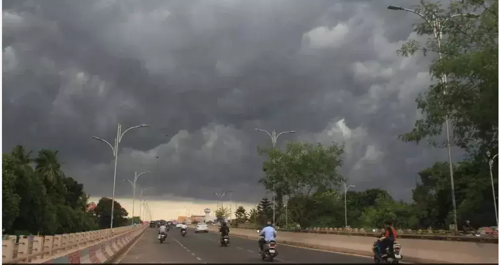 ఆంధ్రప్రదేశ్లో నేడు, రేపు భారీ వర్షాలు ఆంధ్రప్రదేశ్లో నేడు, రేపు భారీ వర్షాలు