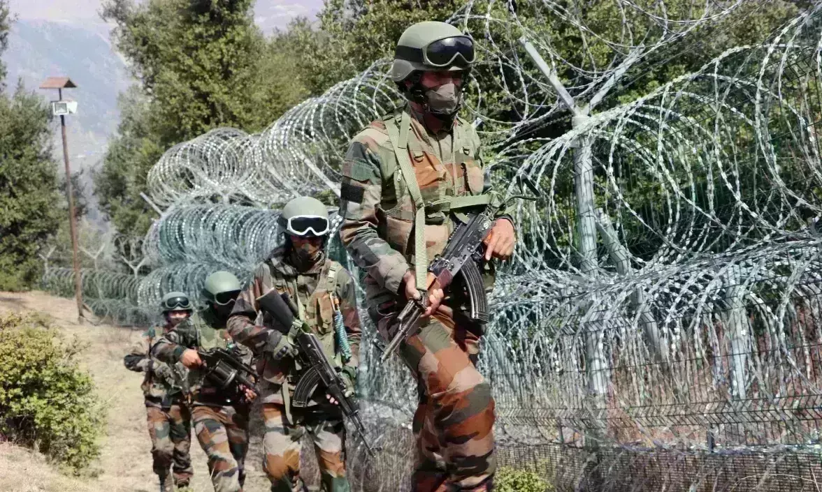 terror attack : కశ్మీర్లో ఎదురుకాల్పులు.. నలుగురు ఉగ్రవాదులు హతం terror attack : కశ్మీర్లో ఎదురుకాల్పులు.. నలుగురు ఉగ్రవాదులు హతం