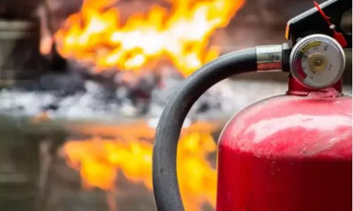 Fire Accident In Vizag: వైజాగ్ కార్ డెకర్స్లో భారీ అగ్ని ప్రమాదం Fire Accident In Vizag: వైజాగ్ కార్ డెకర్స్లో భారీ అగ్ని ప్రమాదం