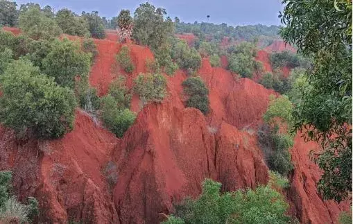 Bheemili: అంతరించి పోతున్న ఎర్రమట్టి దిబ్బలు.. పట్టించుకోని ఏపీ ప్రభుత్వం.!? Bheemili: అంతరించి పోతున్న ఎర్రమట్టి దిబ్బలు.. పట్టించుకోని ఏపీ ప్రభుత్వం.!?
