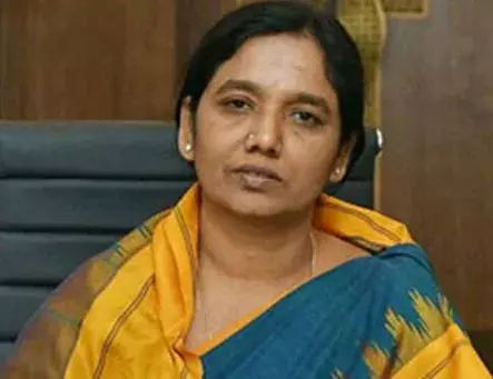 ఎమ్మెల్యే ప్రకాష్ రెడ్డి పై మండిపడ్డ పరిటాల సునీత ఎమ్మెల్యే ప్రకాష్ రెడ్డి పై మండిపడ్డ పరిటాల సునీత