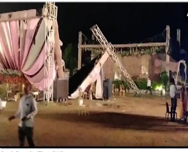 collapses: వివాహం వేళ విషాదం collapses: వివాహం వేళ విషాదం
