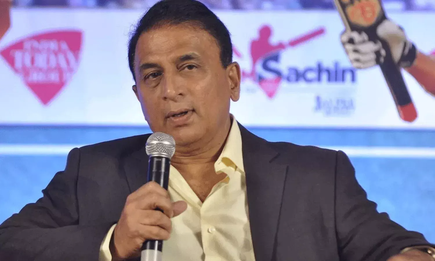 ఒరిజినల్ కెప్టెన్ కూల్ అతడే : సునీల్ గవాస్కర్