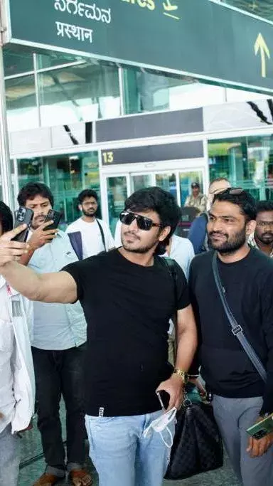 Spy: బెంగళూరులో ప్రచారం షురూ...