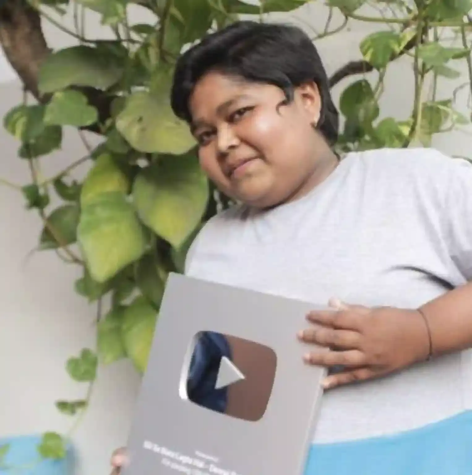 ACCIDENT: రోడ్డుప్రమాదంలో మరణించిన యూట్యూబర్ ACCIDENT: రోడ్డుప్రమాదంలో మరణించిన యూట్యూబర్