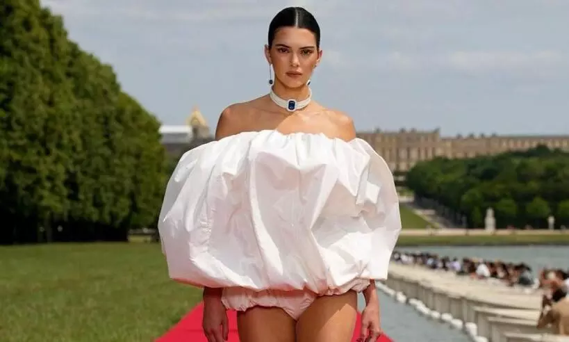 Kendall Jenner: డైపర్ వేసుకున్నావా పాపాయీ...! Kendall Jenner: డైపర్ వేసుకున్నావా పాపాయీ...!