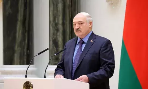 Lukashenko: పుతిన్ ను ఆపింది నేనే