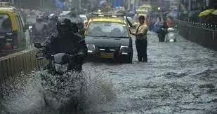 RAIN ALERT: ముంబైను ముంచెత్తుతున్న వర్షాలు