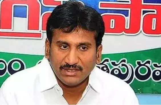 దళితులపై రాప్తాడు ఎమ్మెల్యే బెదిరింపులు దళితులపై రాప్తాడు ఎమ్మెల్యే బెదిరింపులు