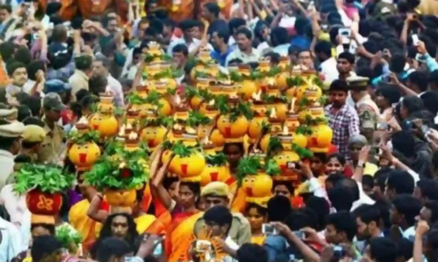 వైభవంగా గోల్కొండ బోనాలు వైభవంగా గోల్కొండ బోనాలు