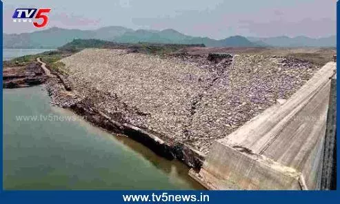 Polavaram: గైడ్బండ్ కుంగిన అంశంపై ఢిల్లీలో వాడీవేడి చర్చ.. Polavaram: గైడ్బండ్ కుంగిన అంశంపై ఢిల్లీలో వాడీవేడి చర్చ..
