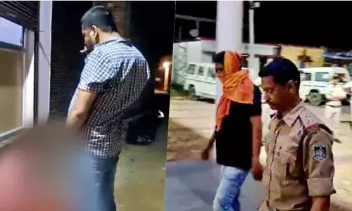 ఎంత దారుణం.... ఆదివాసి యువకుడిపై మూత్ర విసర్జన