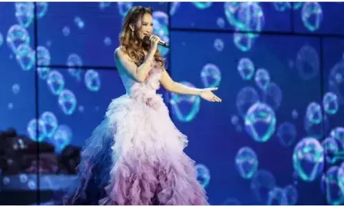 Pop Singer Suicide: హాంకాంగ్ సింగర్ కోకో లీ ఆత్మహత్య Pop Singer Suicide: హాంకాంగ్ సింగర్ కోకో లీ ఆత్మహత్య