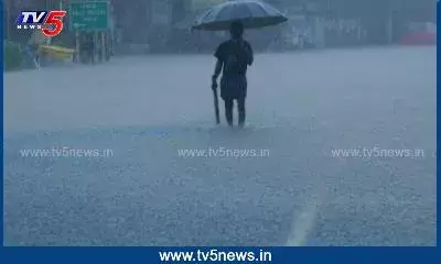 Weather: కేరళను ముంచెత్తుతున్న వర్షాలు Weather: కేరళను ముంచెత్తుతున్న వర్షాలు