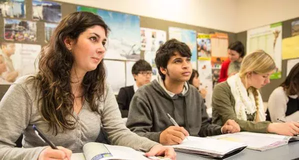 Education: ఉన్నత విద్యకు కేరాఫ్‌గా మారుతున్న న్యూజిలాండ్