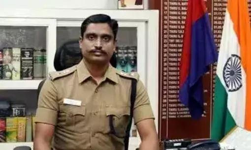 సర్వీస్ రివాల్వర్ తో  ప్రాణాలు విడిచిన డీఐజీ విజయ్ కుమార్