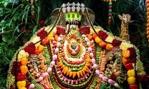 శాకంబరీ అలంకరణలో శ్రీ ఒనువులమ్మ అమ్మవారు