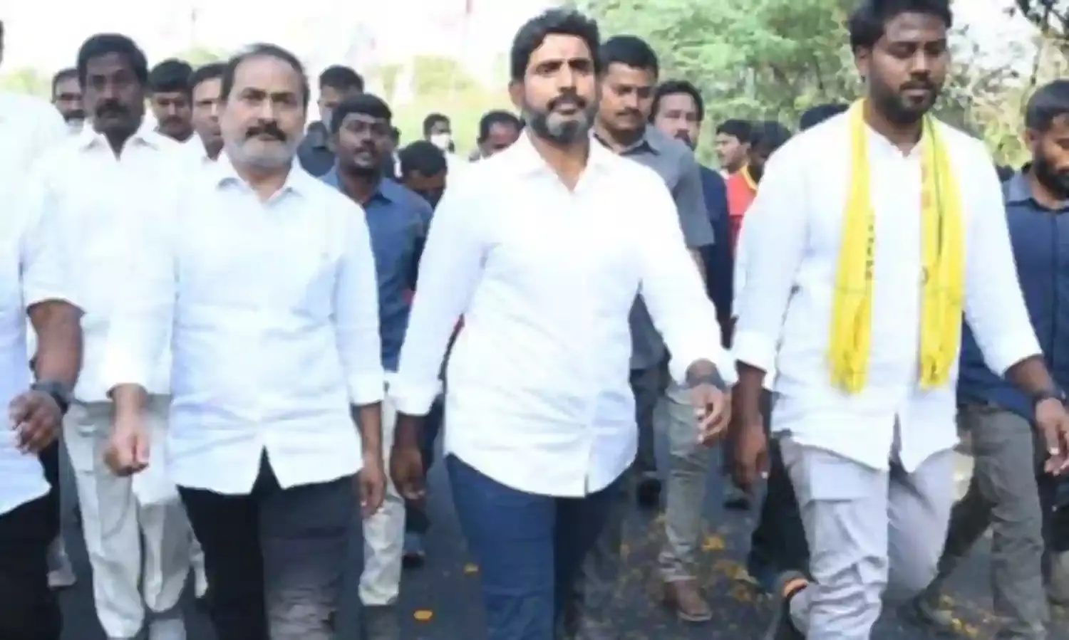 ఉప్పు రైతులకు లోకేష్ అభయం ఉప్పు రైతులకు లోకేష్ అభయం
