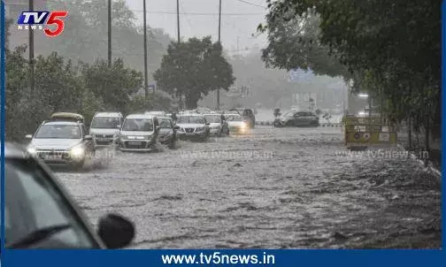 North rains: ఎడతెరిపి లేకుండా కురుస్తున్న వర్షాలు North rains: ఎడతెరిపి లేకుండా కురుస్తున్న వర్షాలు