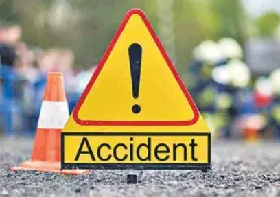 Uttarkand: అదుపు తప్పి లోయలో పడ్డ వాహనం