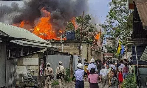 manipur violence: మణిపూర్‌లో ఉద్రిక్త పరిస్థితులు