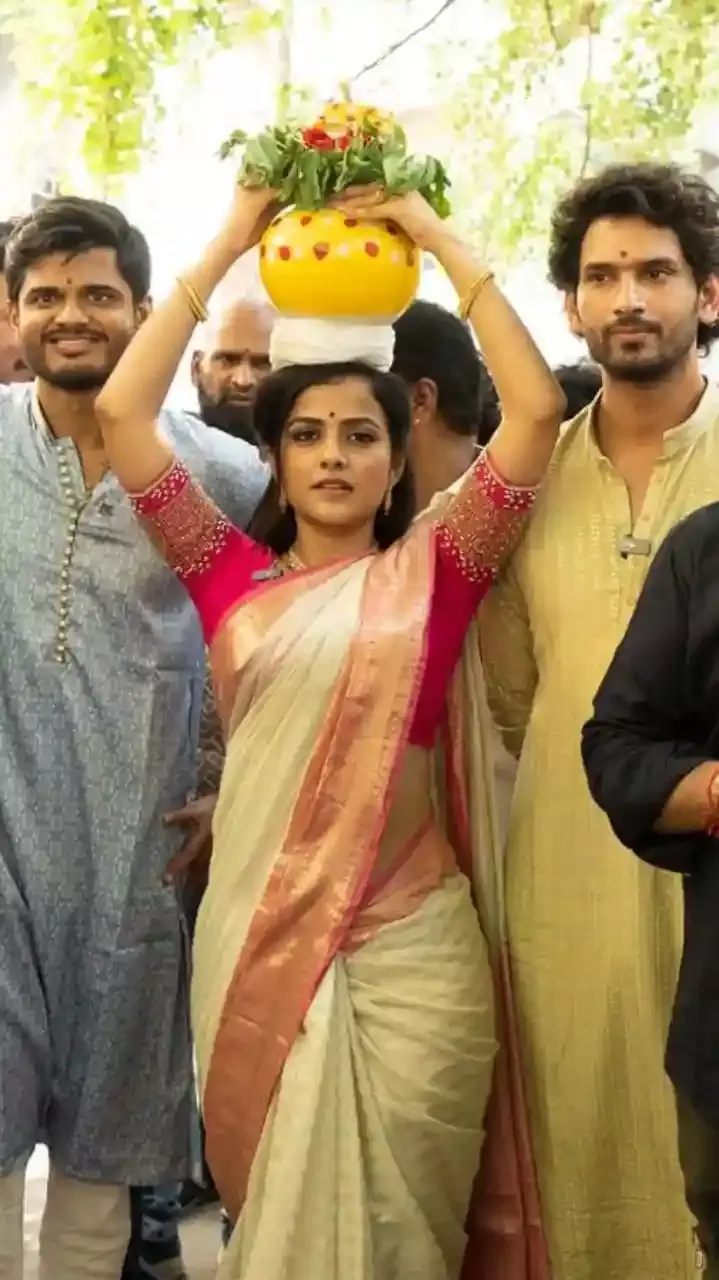 #BabyTheMovie: బేబీ టీమ్ బోనాలు సెలబ్రేషన్స్