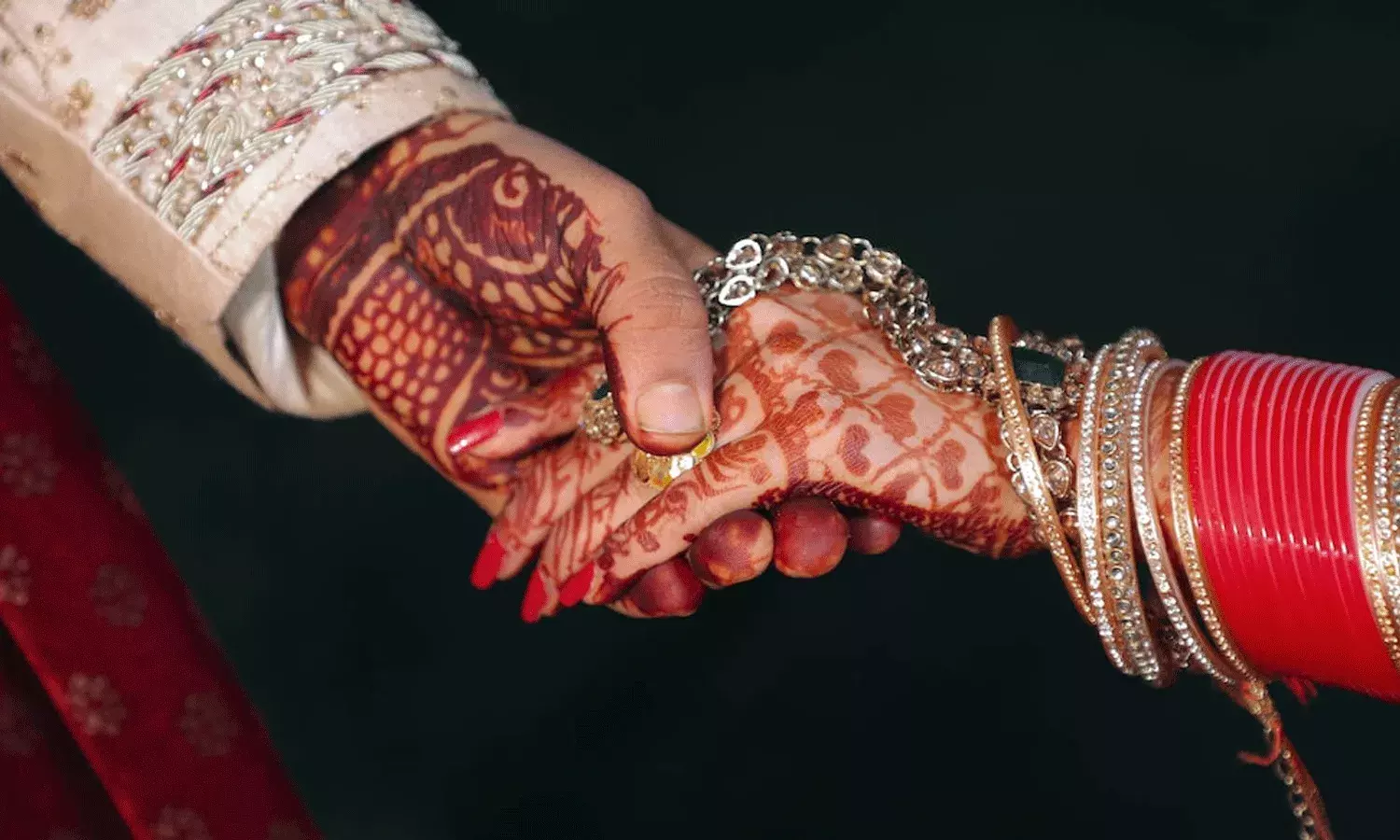 ఫేక్ ప్రొఫైల్ తయారు చేసి.. 15 మందిని వివాహం చేసుకుని.. ఫేక్ ప్రొఫైల్ తయారు చేసి.. 15 మందిని వివాహం చేసుకుని..