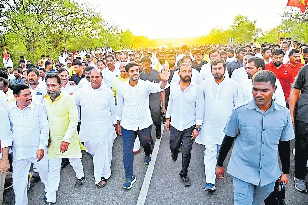 Yuvagalam: లోకేష్ రాకతో.. సింహానాదం చేసిన సింహాపురి Yuvagalam: లోకేష్ రాకతో.. సింహానాదం చేసిన సింహాపురి