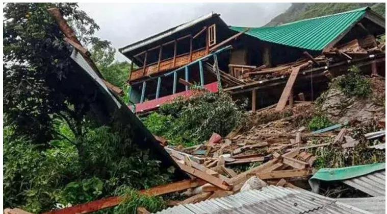 RAINS IN INDIA: ఎటుచూసినా విధ్వంసమే RAINS IN INDIA: ఎటుచూసినా విధ్వంసమే