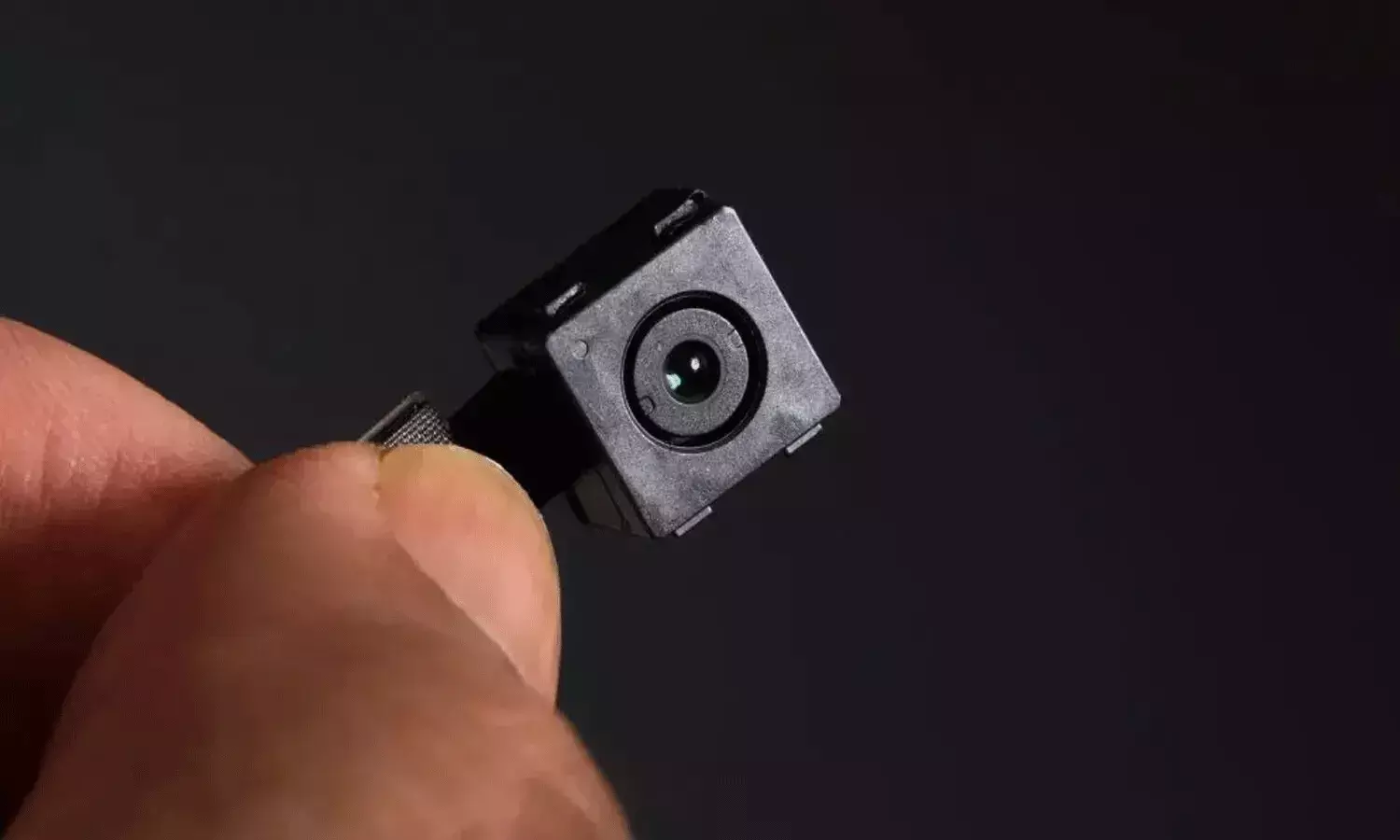 ఇంటి యజమాని పాడుబుద్ధి.. అద్దెకిచ్చిన గదిలో రహస్యంగా.. ఇంటి యజమాని పాడుబుద్ధి.. అద్దెకిచ్చిన గదిలో రహస్యంగా..