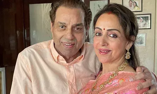 Hema Malini : భర్త నుంచి దూరంగా ఉండటంపై స్పందించిన డ్రీమ్ గర్ల్ Hema Malini : భర్త నుంచి దూరంగా ఉండటంపై స్పందించిన డ్రీమ్ గర్ల్