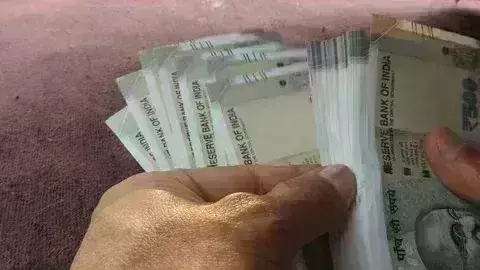 Maharastra: తోటి విద్యార్థిని బెదిరించి లక్షలు కొట్టేసిన స్నేహితుడు Maharastra: తోటి విద్యార్థిని బెదిరించి లక్షలు కొట్టేసిన స్నేహితుడు