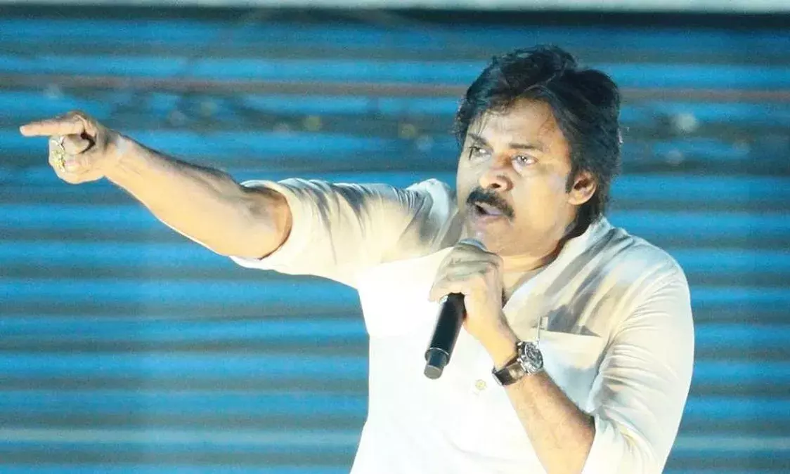 జగన్ ను ఇంటికి పంపుదాం: పవన్ జగన్ ను ఇంటికి పంపుదాం: పవన్